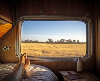 Udsigt fra vinduet ombord på The Ghan
