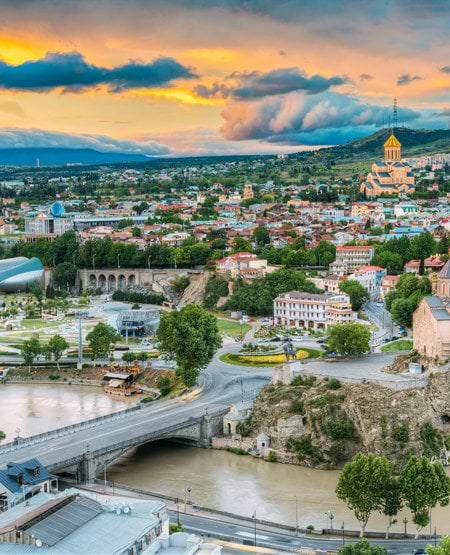 Smuk udsigt udover Tbilisi, hovedstaden i Georgien