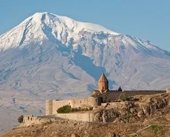 Khor Virap med det myteomspundne Ararat bjerg i baggrunden, Armenien