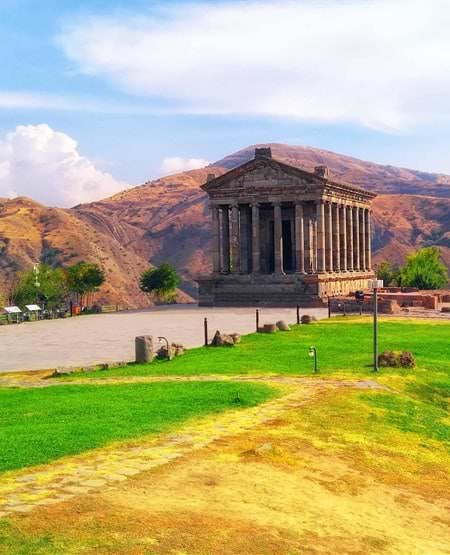 Garni-templet ligger med en fantastisk udsigt udover Garni-kløften i Armenien