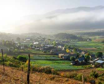 Udsigt over landsbyen Fioletovo, Armenien
