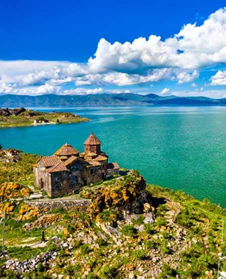Udsigt over Sevan-søen i Armenien