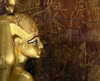 Udstilling i Grand Egyptian Museum i Cairo – eller Kairo som byen på dansk kaldes – Egypten Udstilling i Grand Egyptian Museum i Cairo – eller Kairo som byen på dansk kaldes – Egypten