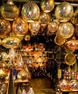 Eksotiske lamper i Khan el-Khalili basaren i Kairo Eksotiske lamper i Khan el-Khalili basaren i Kairo