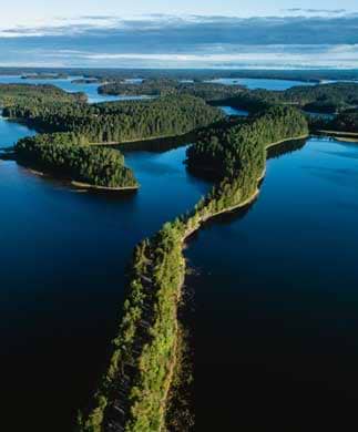 Finsk landskab med søer og skove