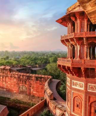 Agra Fort, også kaldet Det Røde Fort, med udsigt over landskabet, Indien
