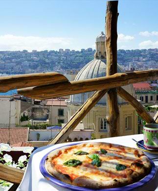 Udsigt fra balkon over Napoli i Italien Udsigt fra balkon over Napoli i Italien