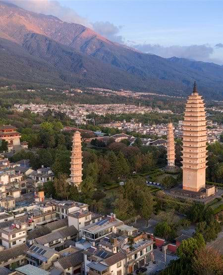 Chongsheng-templet og de tre pagoder i Dali, Kina Chongsheng-templet og de tre pagoder i Dali, Kina