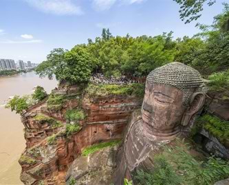Unesco-arven Den store Buddha på Lingyun-bjerget i Kina Unesco-arven Den store Buddha på Lingyun-bjerget i Kina