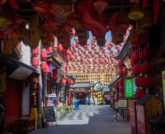 Markede i Dali, i hyggeligt pyntede gader, i Kina Markede i Dali, i hyggeligt pyntede gader, i Kina