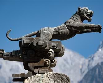 Tiger Leaping Gorge i Kina Tiger Leaping Gorge i Kina