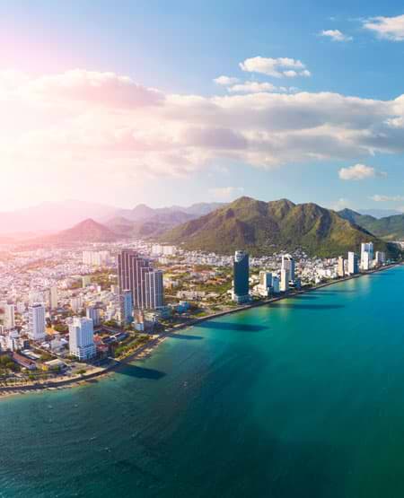 Udsigt over Da Nang og My Khe-beach i Vietnam Udsigt over Da Nang og My Khe-beach i Vietnam