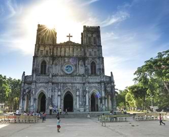 Mang Lang Kirken i An Thach, Vietnam