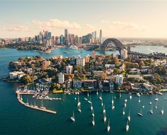 Udsigt over Sydney Harbour og Sydney Harbour Bridge