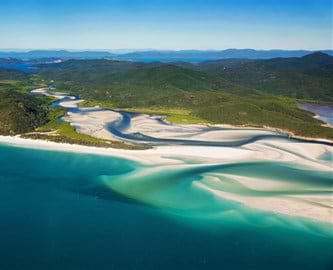 Udsigt over den flotte Whitehaven strand i Australien