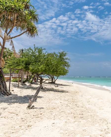 Skøn strand på Gili med flot vand
