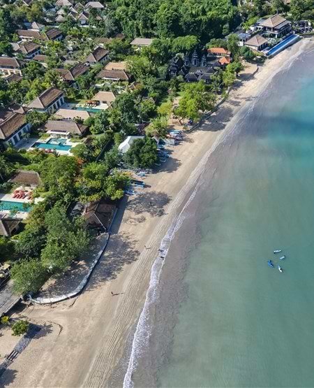 Jimbaran strand, Bali Stranden ved Jimbaran med paddleboards i vandet, Bali