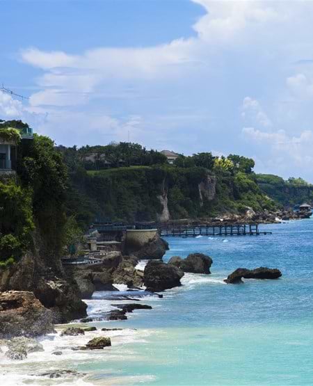 Tegel Wangi, Jimbaran, Bali Tegel Wangi kysten med klipper ved Jimbaran på Bali