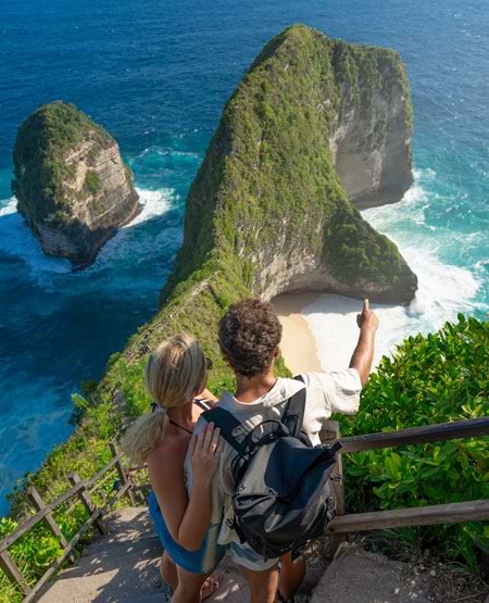 Smuk udsigt over Kelingking Beach på Bali