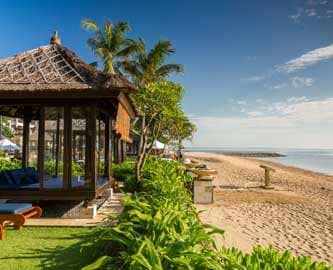 Strand i Sanur med Beach Club på Bali