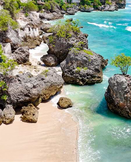 Bingin stranden i Uluwatu på Bali Bingin stranden i Uluwatu på Bali