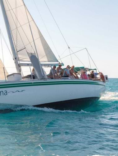 Sejlads og overnatning i Whitsundays