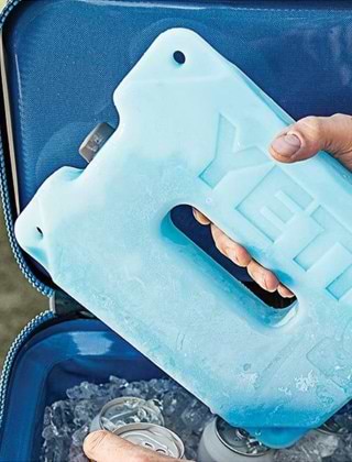 Buckets & Ice Packs Buckets & Ice Packs