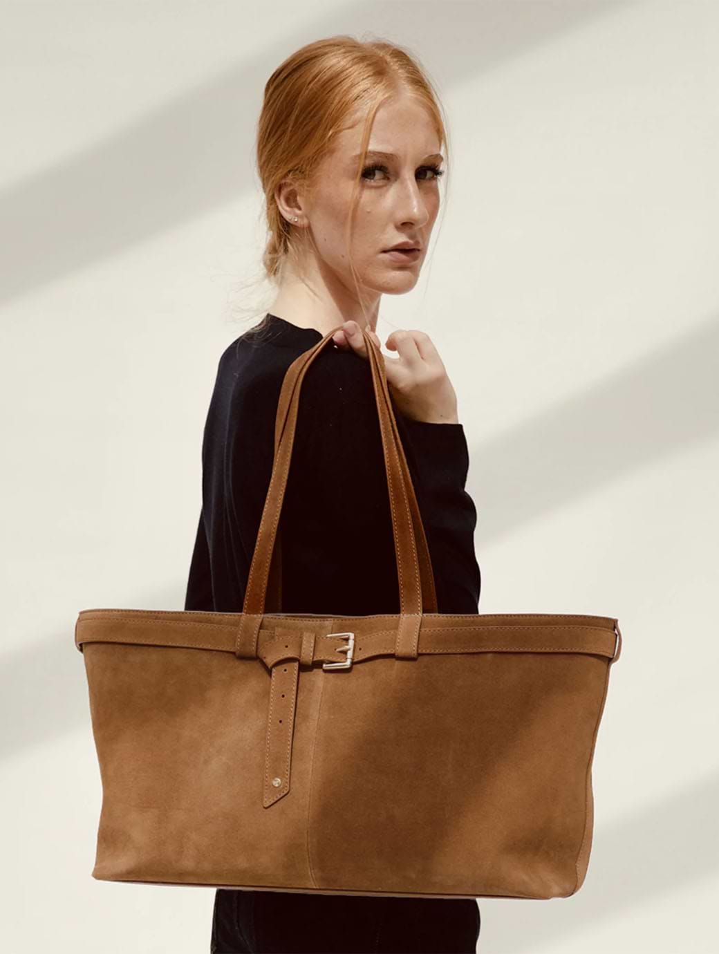 Apatchy London Women's The Esme Tan Suede Tote Bag Tan