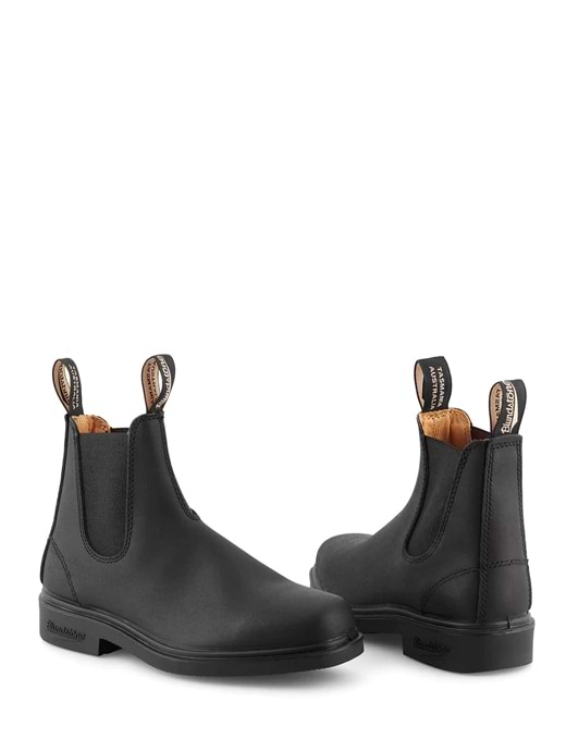 Black chisel toe blundstones clearance
