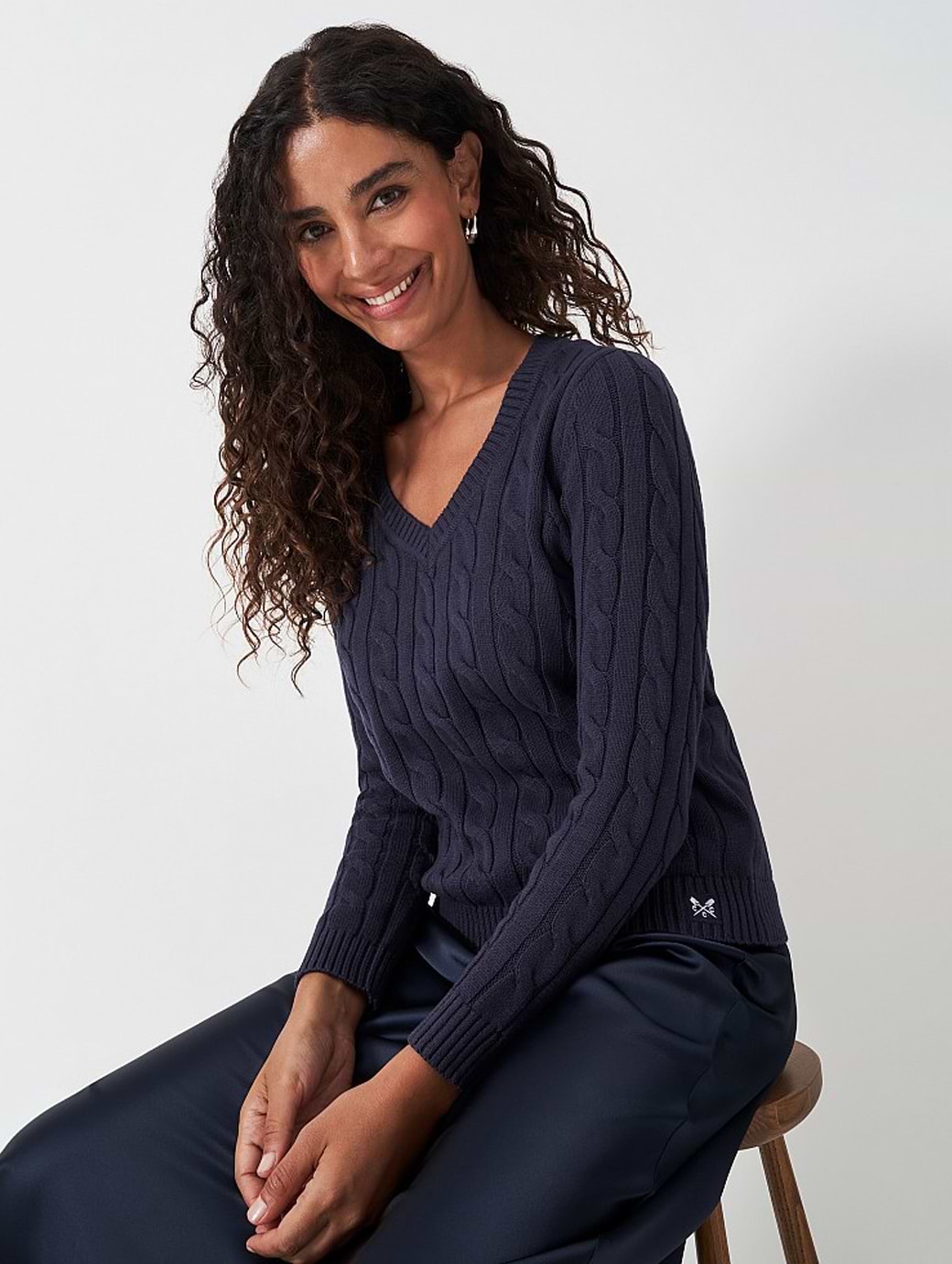 Crew Clothing Women's Chunky Cable Knit V-Neck Jumper Heritage Navy