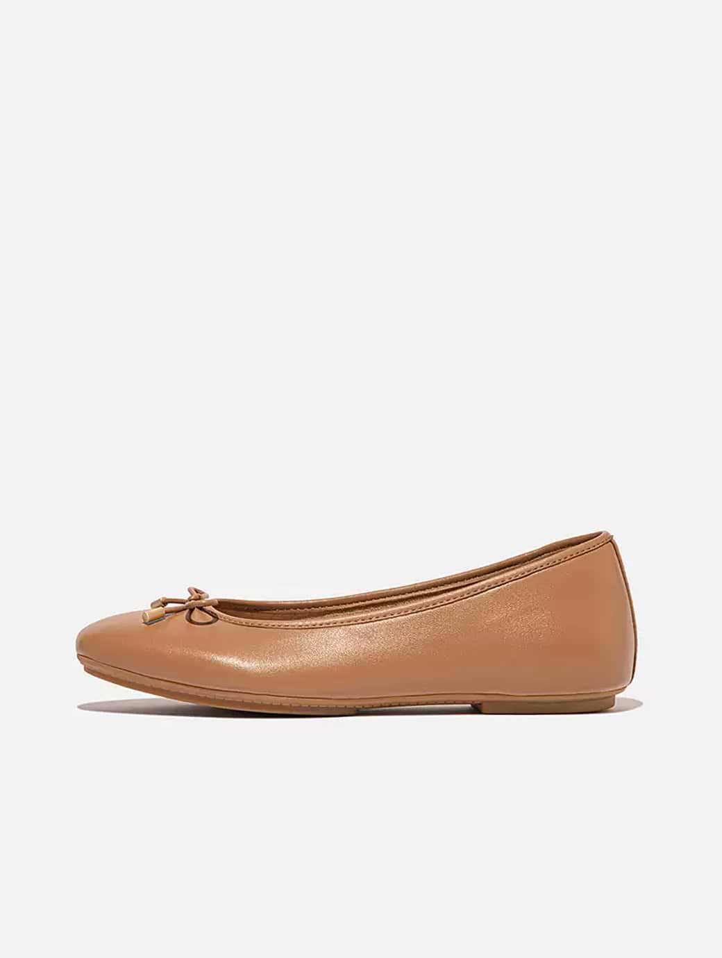 FitFlop Women's Delicato Bow Soft Leather Ballet Flats Desert Tan