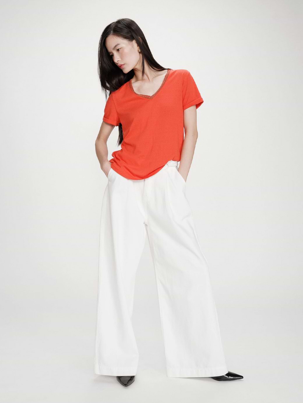 Grace & Mila Women's Vasco V-neck T-shirt Sanguine