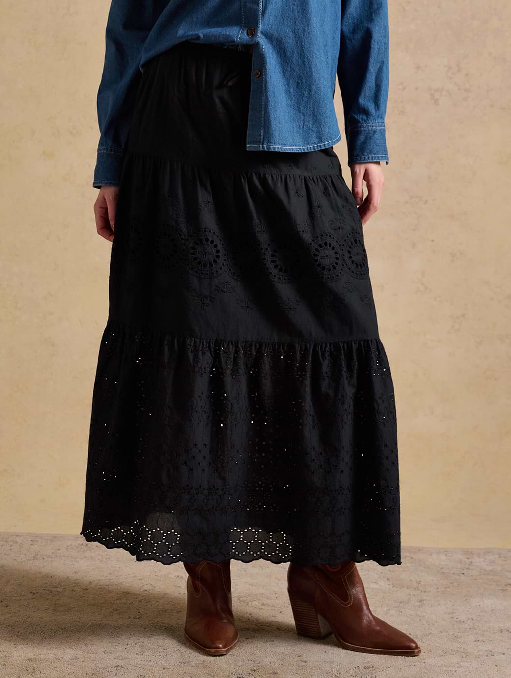 Joules Women's Broderie Skirt Black