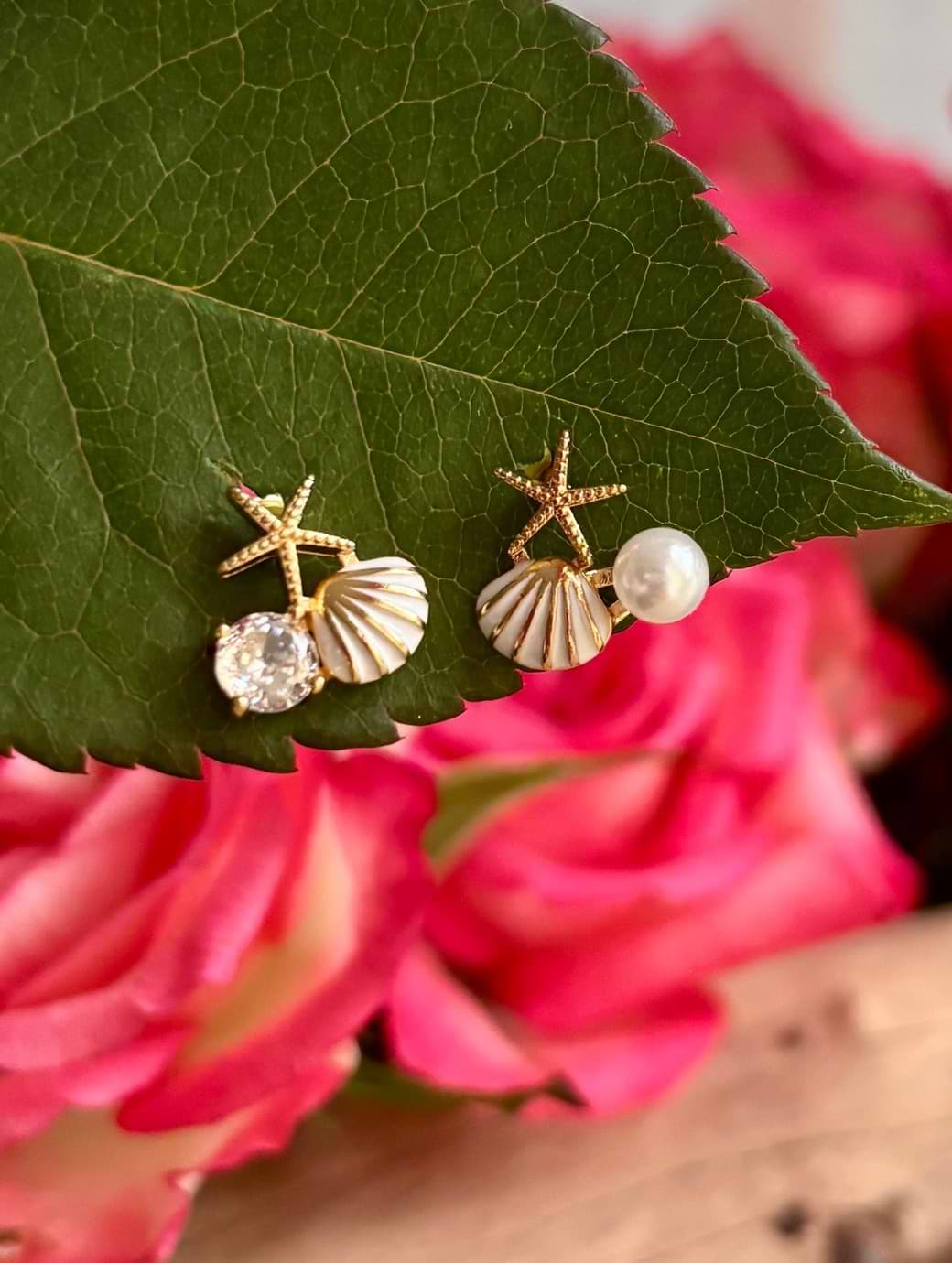 Ocean Ripples Women's 14ct Gold Plated Mismatched Starfish Stud Earrings
