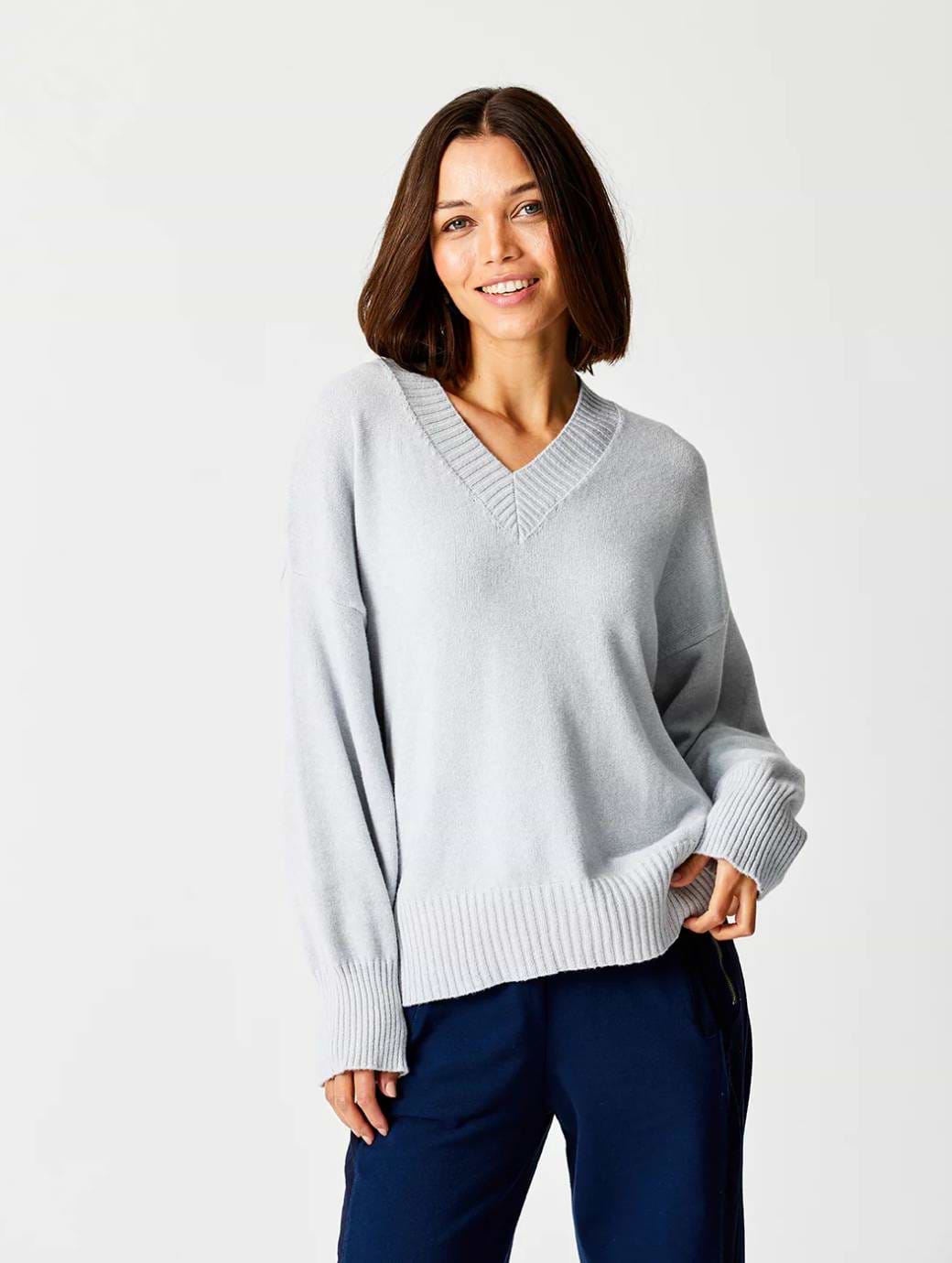 Suzy D London Lizzy V-neck Boxy Soft Knit Grey