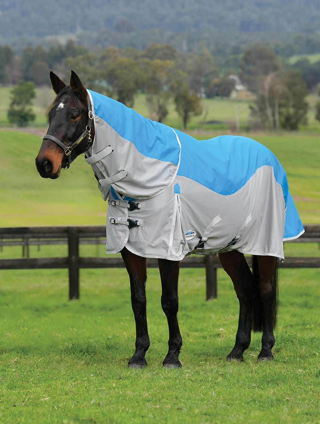 Weatherbeeta Kool Coat Airstream II Detach-A-Neck White/Mint