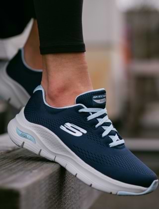 Skechers shop merry hill sales