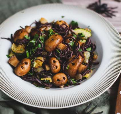 Nouilles aux champignons effrayants