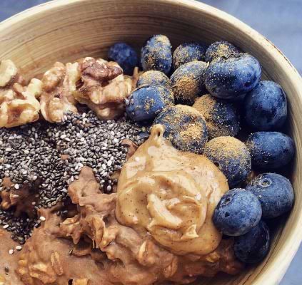 Porridge protéiné au beurre d'amande