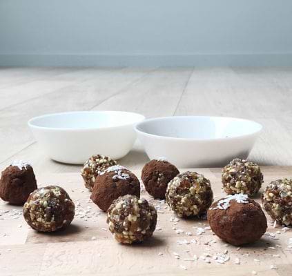 Energy balls aux dattes et aux raisins secs