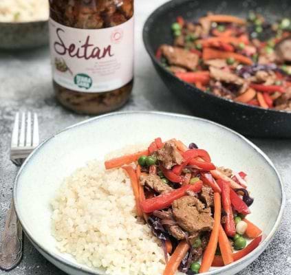 Wok de légumes et seitan