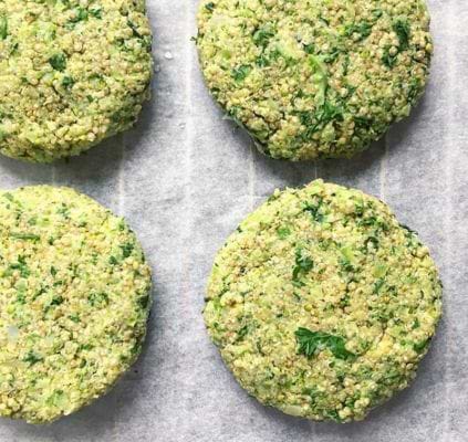 Quinoa, broccoli en peterselie burgerimage