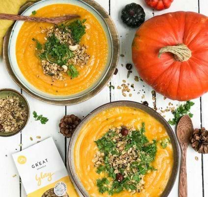 Soupe de butternut au granola salé