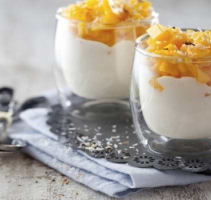 Blanc manger à la vanille, coulis à la mangue