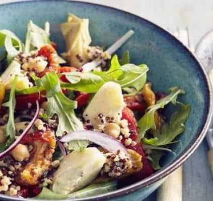 Zomerse vegetarische saladeimage