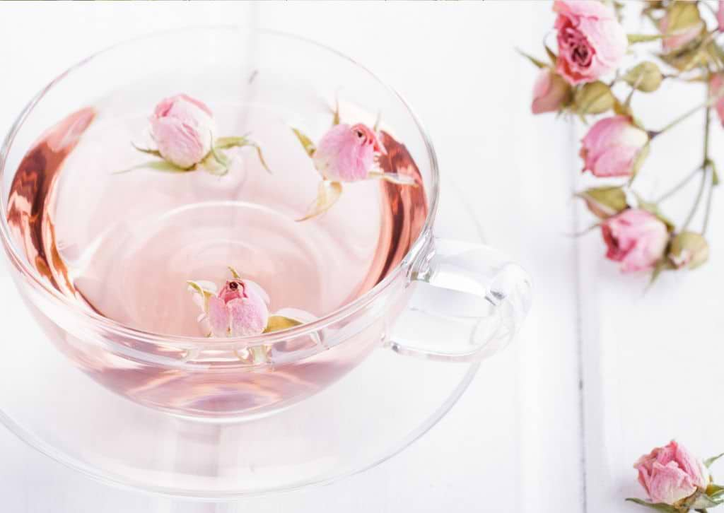 Les bienfaits de l’eau de rose et comment l’utiliser ?