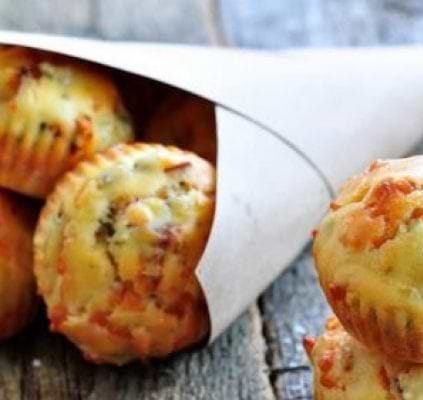 Petits cakes de thon, tomate et olive verteimage