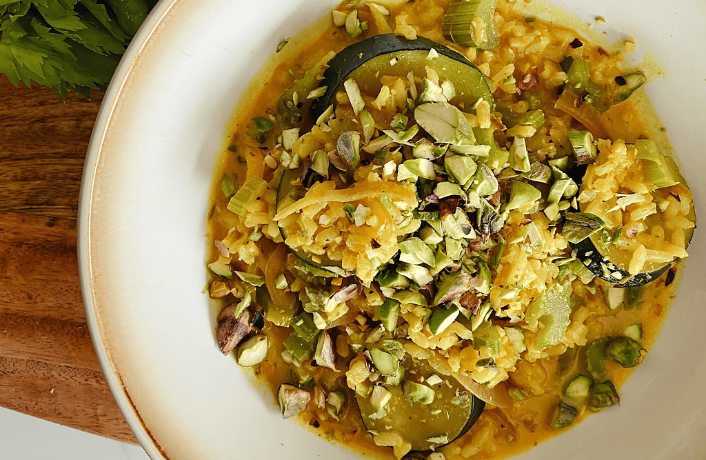 Curry aux courgettes, abricots et pistaches