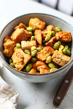 Bowl protéiné rapide au tofu curcuma