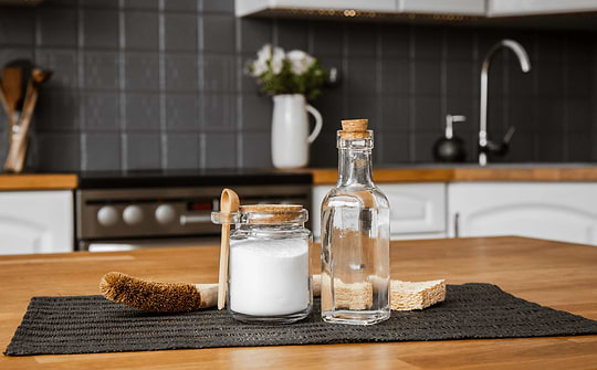 Le vinaigre d'alcool, un nettoyant écologique et économique